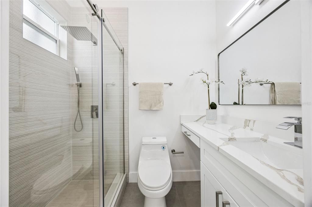 En Venta: $965,500 (5 camas, 4 baños, 2483 Pies cuadrados)