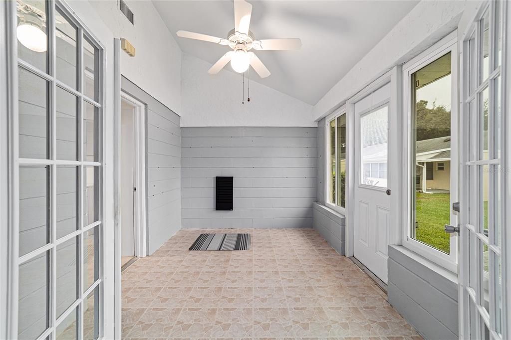 待售: $145,900 (2 贝兹, 2 浴室, 1612 平方英尺)