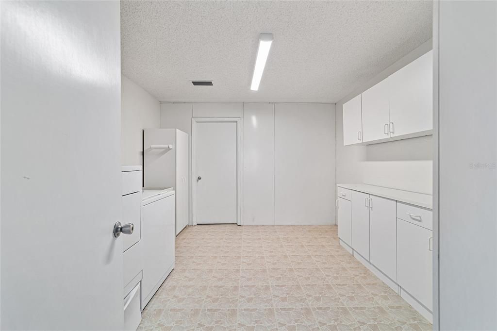 待售: $145,900 (2 贝兹, 2 浴室, 1612 平方英尺)