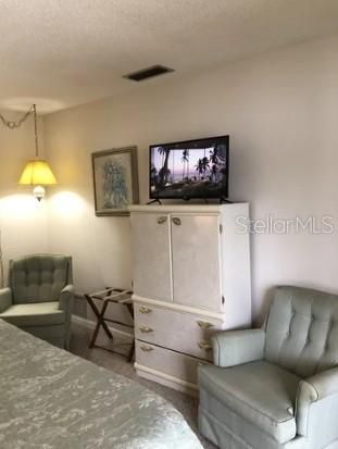 For Sale: $320,000 (2 beds, 2 baths, 1443 Square Feet)