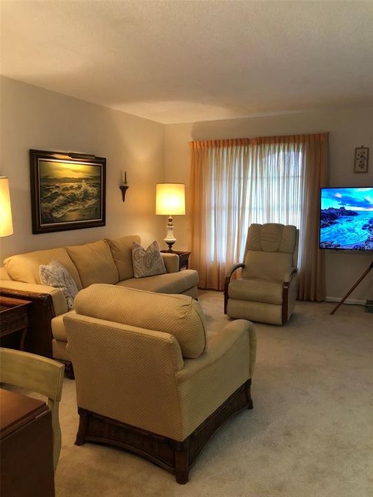 For Sale: $320,000 (2 beds, 2 baths, 1443 Square Feet)