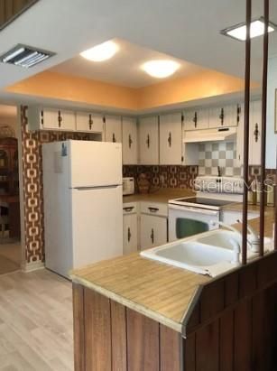 For Sale: $320,000 (2 beds, 2 baths, 1443 Square Feet)