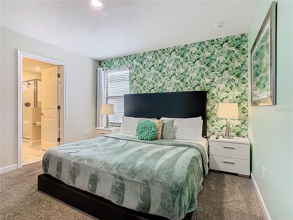 Active With Contract: $989,000 (8 beds, 5 baths, 4303 Square Feet)