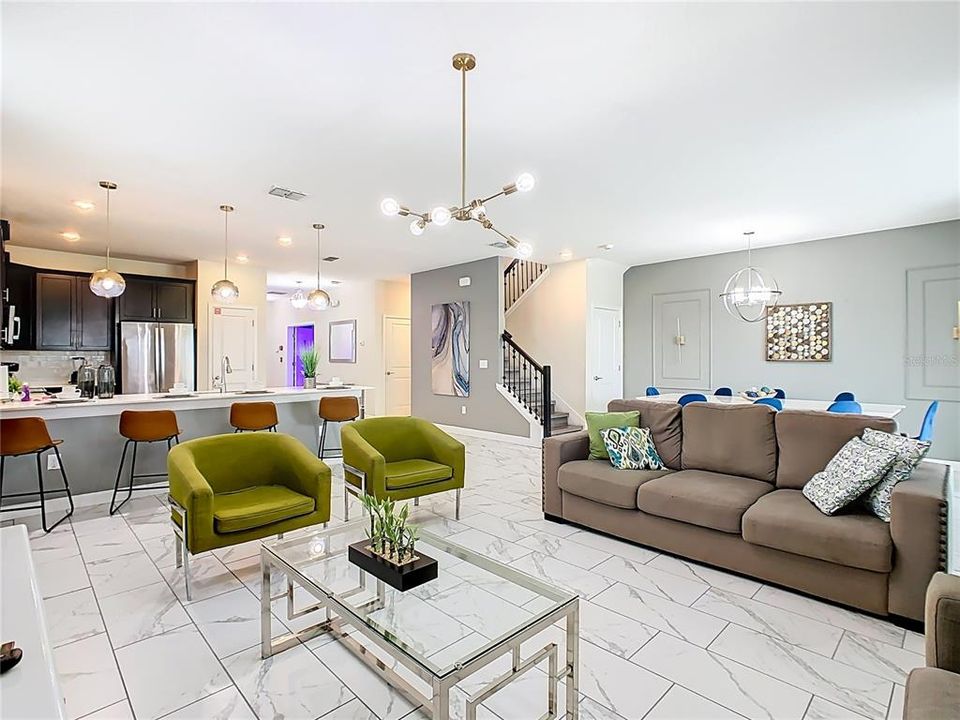 Active With Contract: $989,000 (8 beds, 5 baths, 4303 Square Feet)