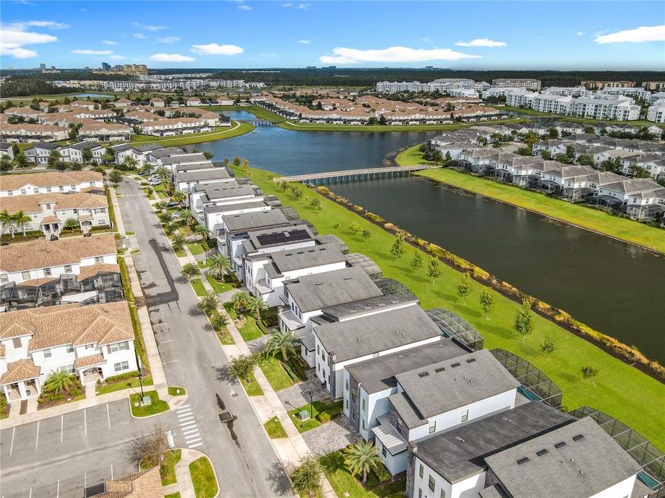 Active With Contract: $989,000 (8 beds, 5 baths, 4303 Square Feet)