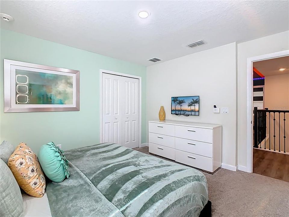 Active With Contract: $989,000 (8 beds, 5 baths, 4303 Square Feet)