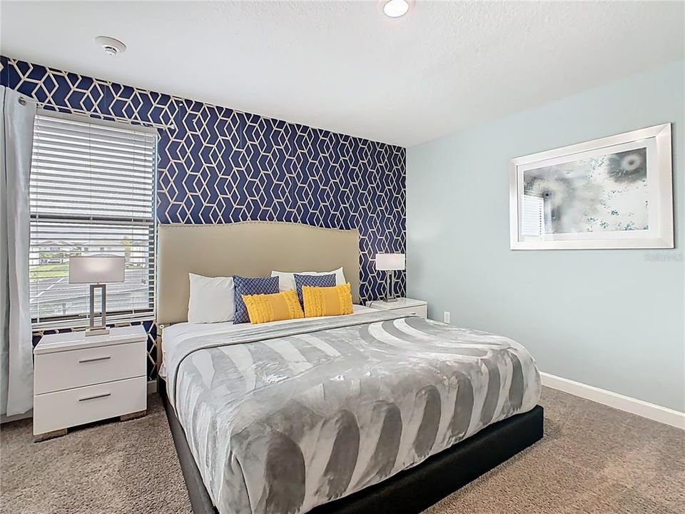 Active With Contract: $989,000 (8 beds, 5 baths, 4303 Square Feet)