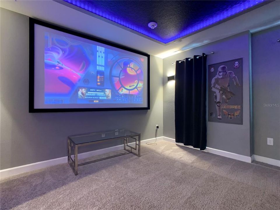 Active With Contract: $989,000 (8 beds, 5 baths, 4303 Square Feet)