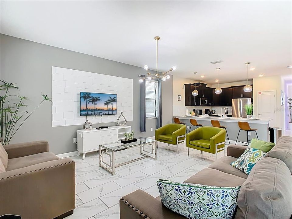 Active With Contract: $989,000 (8 beds, 5 baths, 4303 Square Feet)