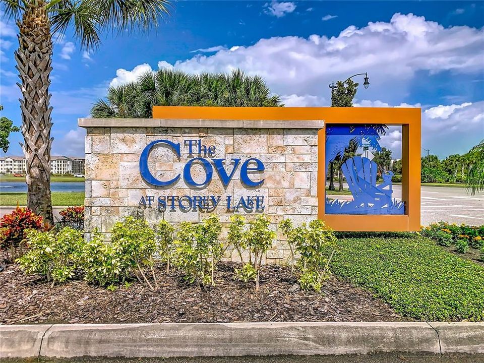 Active With Contract: $989,000 (8 beds, 5 baths, 4303 Square Feet)