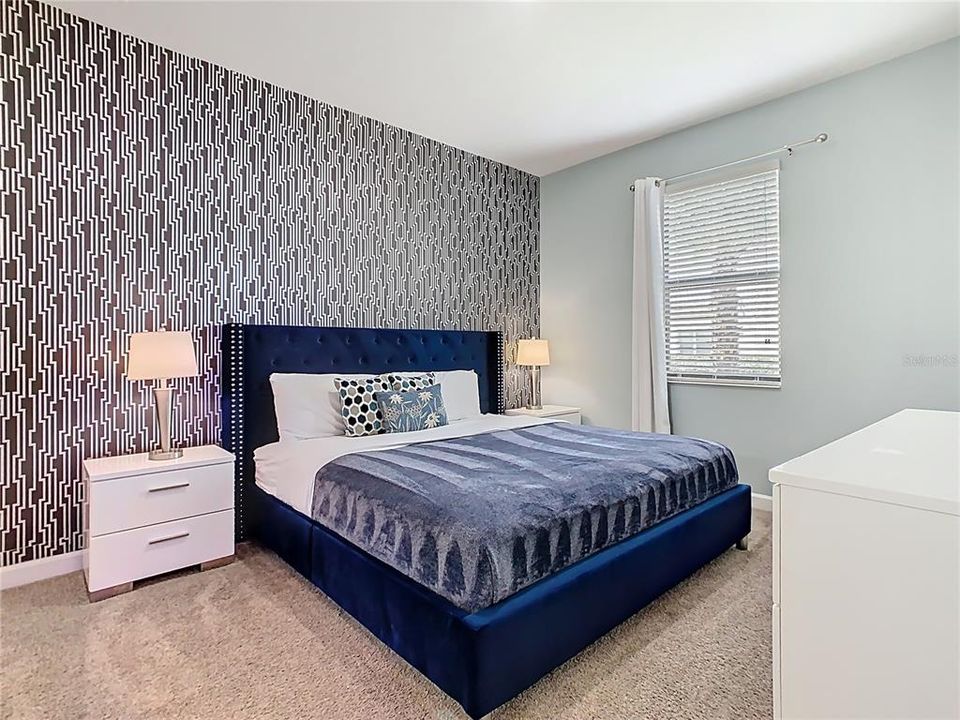 Active With Contract: $989,000 (8 beds, 5 baths, 4303 Square Feet)