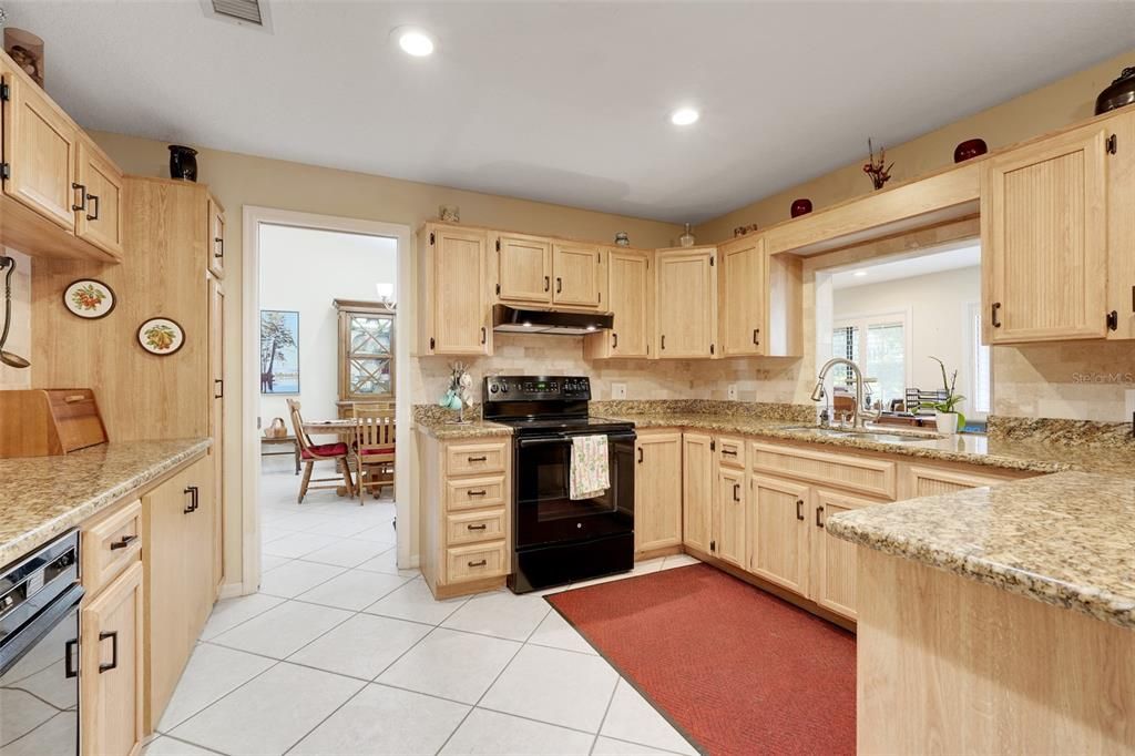 For Sale: $650,000 (3 beds, 2 baths, 2337 Square Feet)