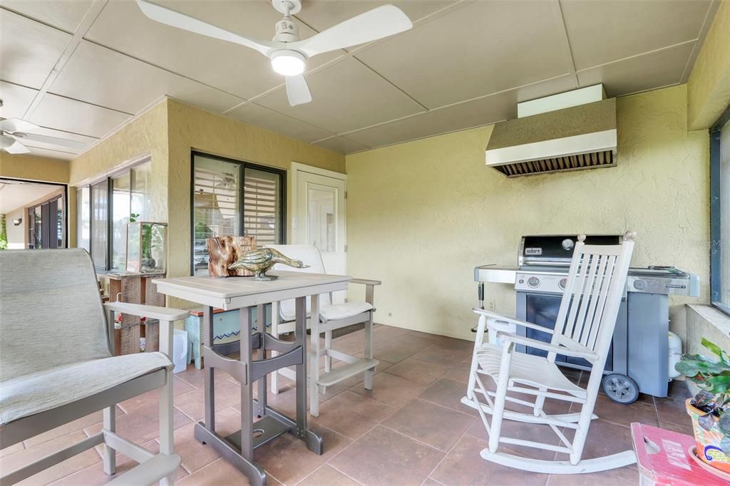 For Sale: $650,000 (3 beds, 2 baths, 2337 Square Feet)