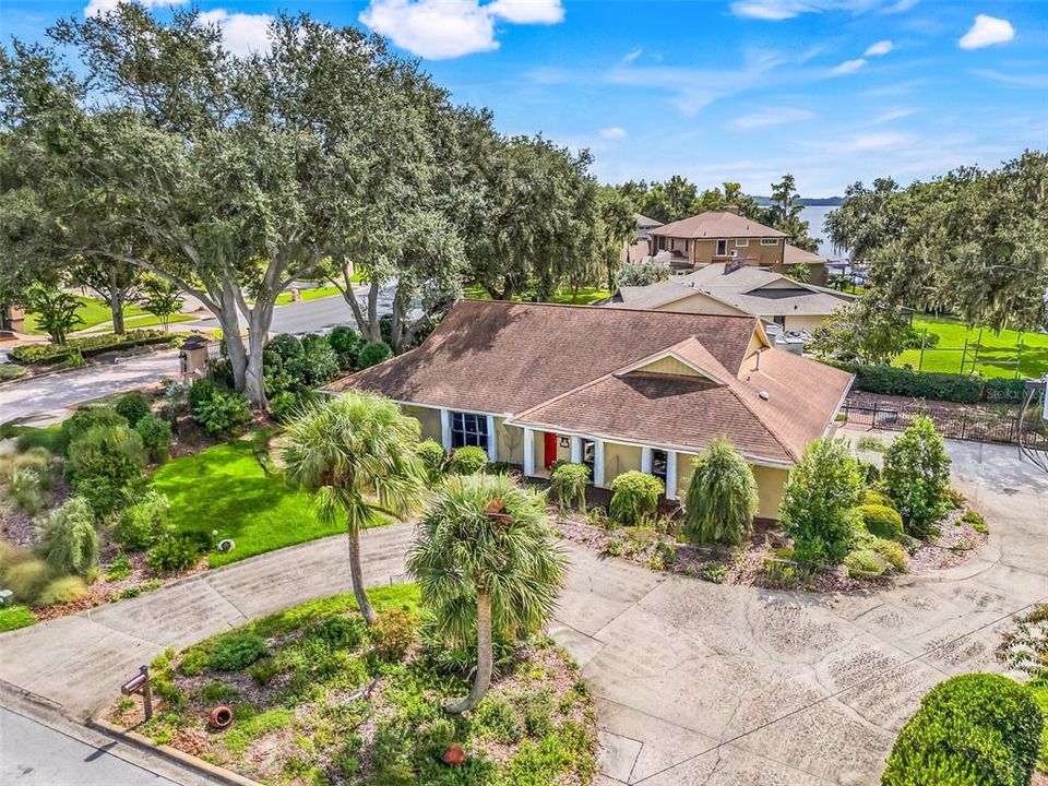 For Sale: $650,000 (3 beds, 2 baths, 2337 Square Feet)