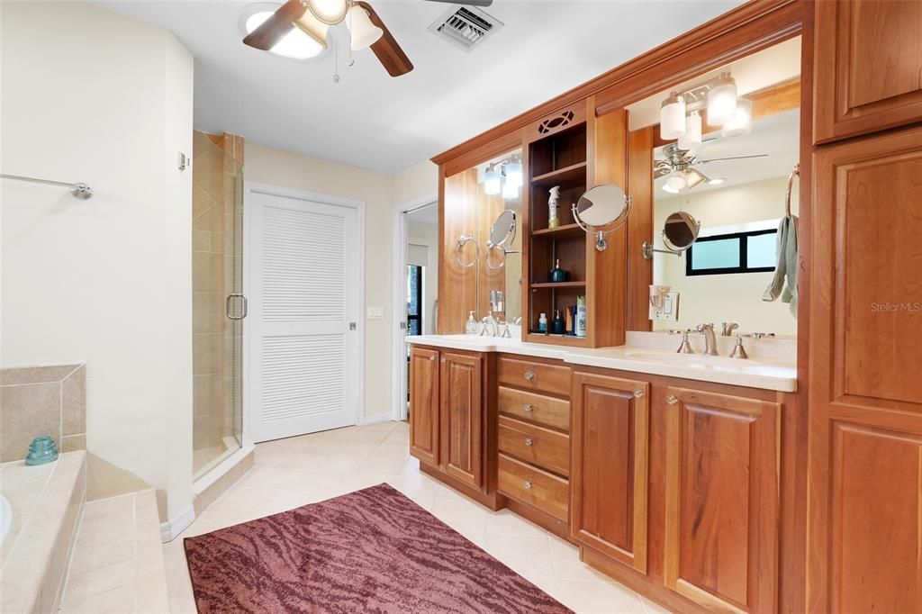 For Sale: $650,000 (3 beds, 2 baths, 2337 Square Feet)