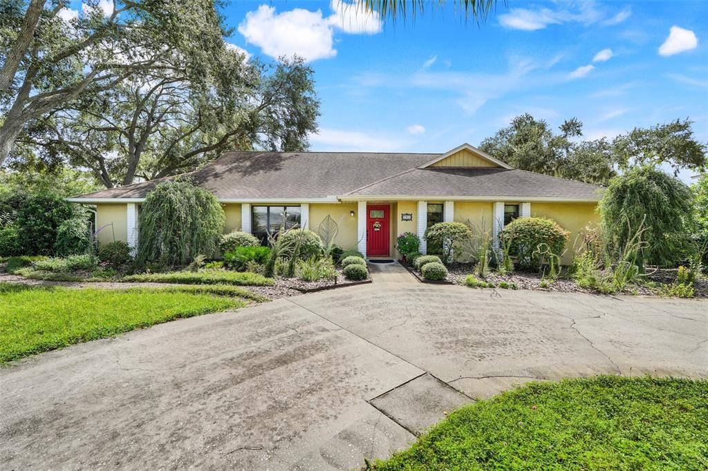 For Sale: $650,000 (3 beds, 2 baths, 2337 Square Feet)