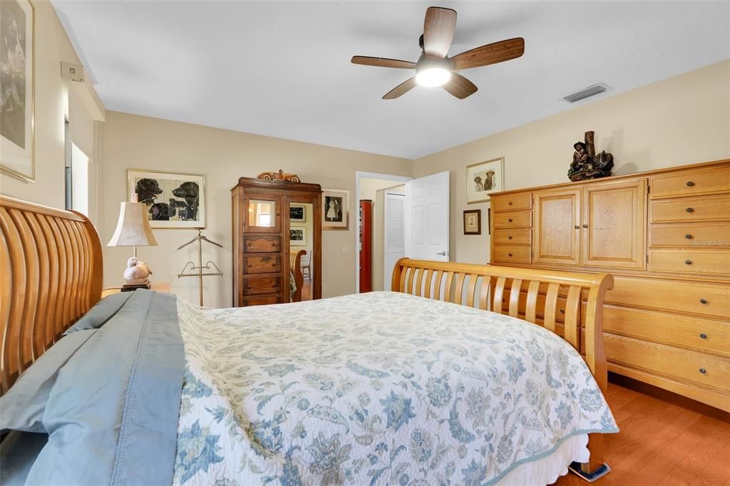 For Sale: $650,000 (3 beds, 2 baths, 2337 Square Feet)