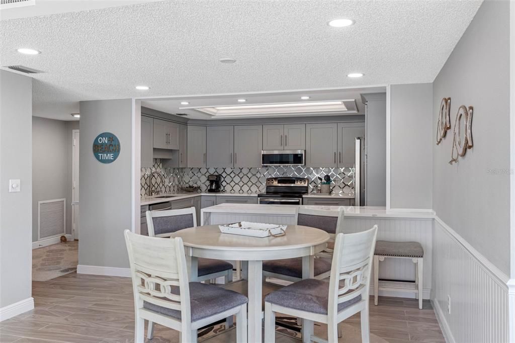 出租: $3,500 (2 贝兹, 2 浴室, 1390 平方英尺)