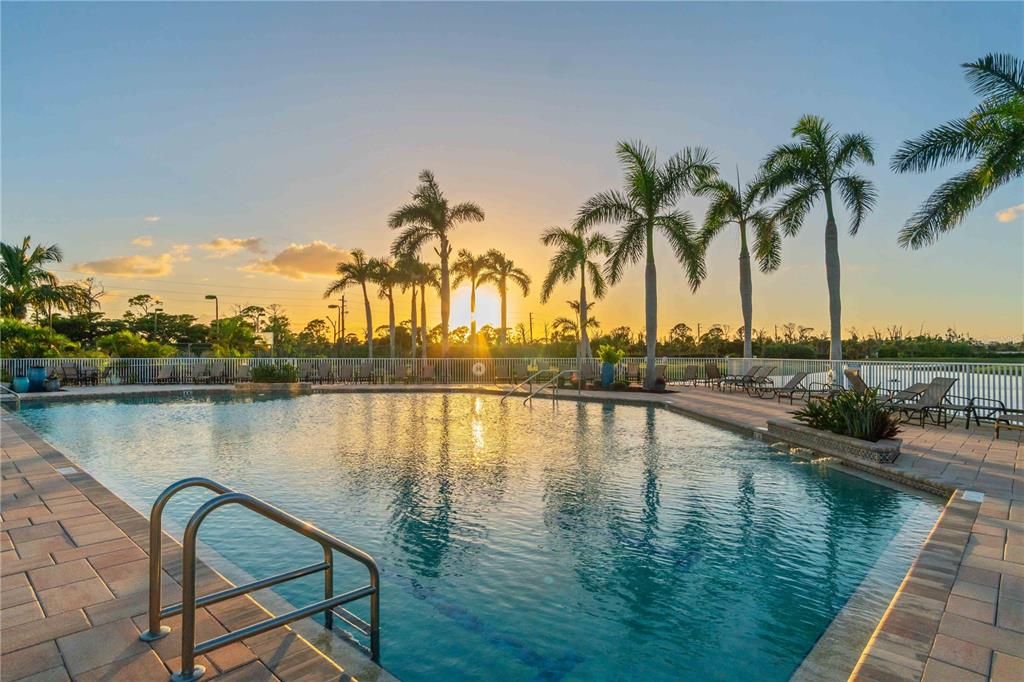 待售: $230,000 (2 贝兹, 2 浴室, 903 平方英尺)