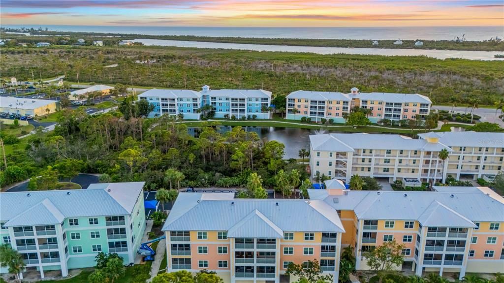 待售: $230,000 (2 贝兹, 2 浴室, 903 平方英尺)