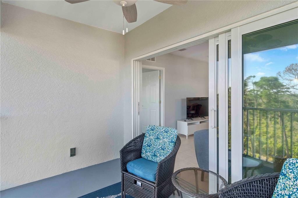 待售: $230,000 (2 贝兹, 2 浴室, 903 平方英尺)