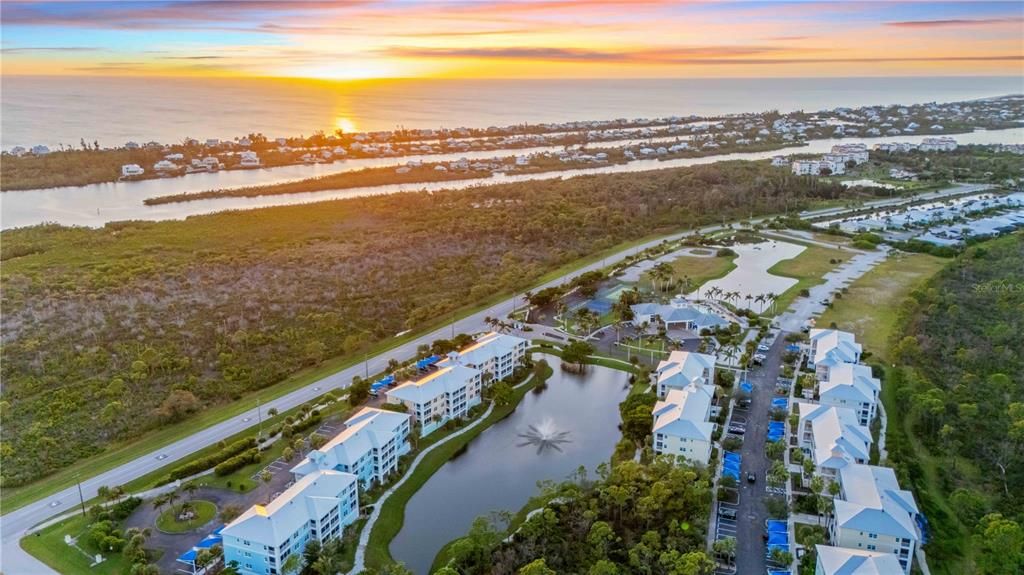 待售: $230,000 (2 贝兹, 2 浴室, 903 平方英尺)