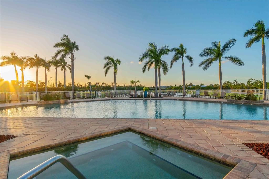 待售: $230,000 (2 贝兹, 2 浴室, 903 平方英尺)