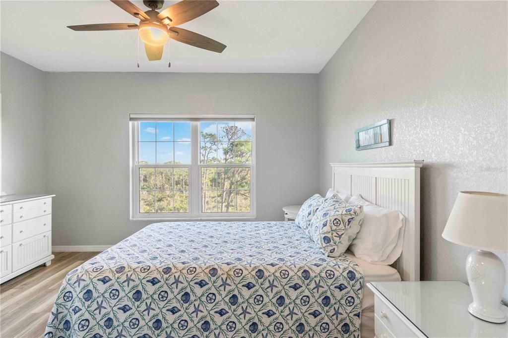 待售: $230,000 (2 贝兹, 2 浴室, 903 平方英尺)