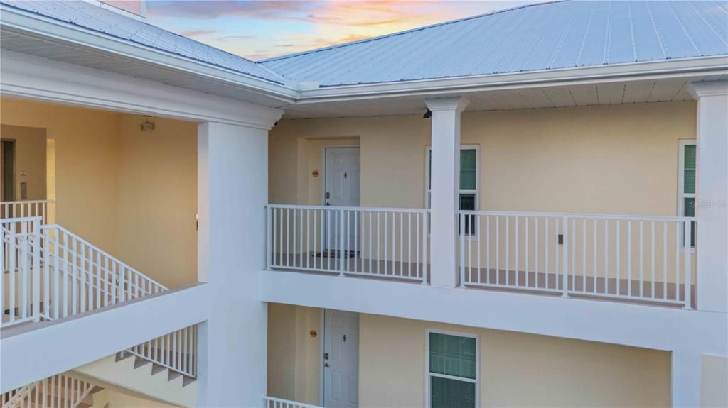 待售: $230,000 (2 贝兹, 2 浴室, 903 平方英尺)