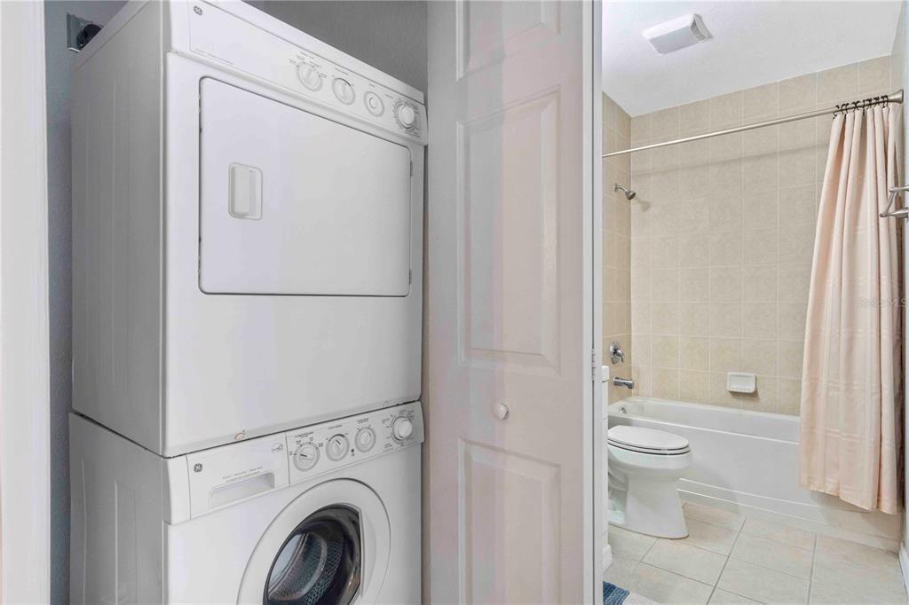 待售: $230,000 (2 贝兹, 2 浴室, 903 平方英尺)