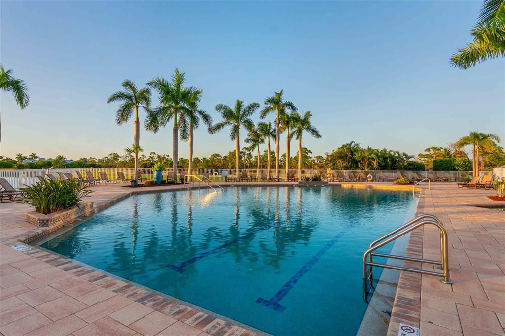 待售: $230,000 (2 贝兹, 2 浴室, 903 平方英尺)