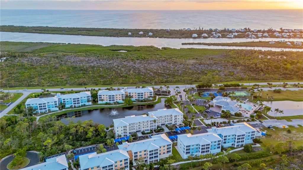 待售: $230,000 (2 贝兹, 2 浴室, 903 平方英尺)