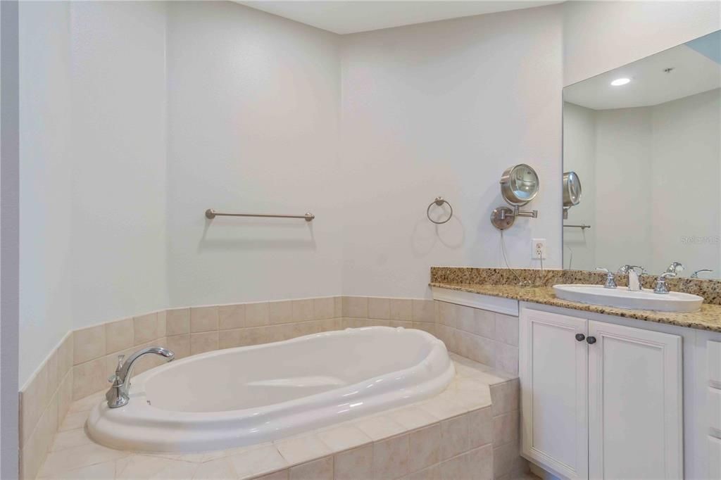 For Sale: $265,000 (3 beds, 2 baths, 1758 Square Feet)