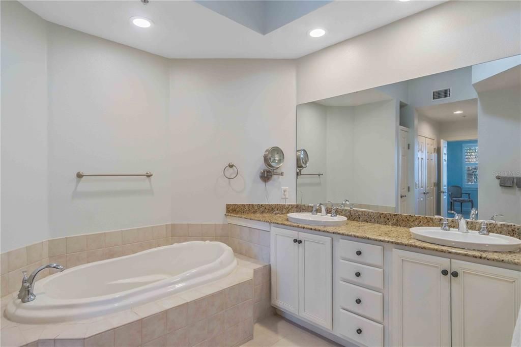 For Sale: $265,000 (3 beds, 2 baths, 1758 Square Feet)