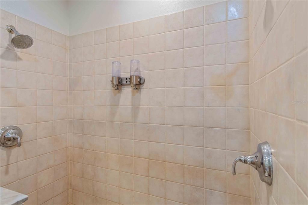 For Sale: $265,000 (3 beds, 2 baths, 1758 Square Feet)