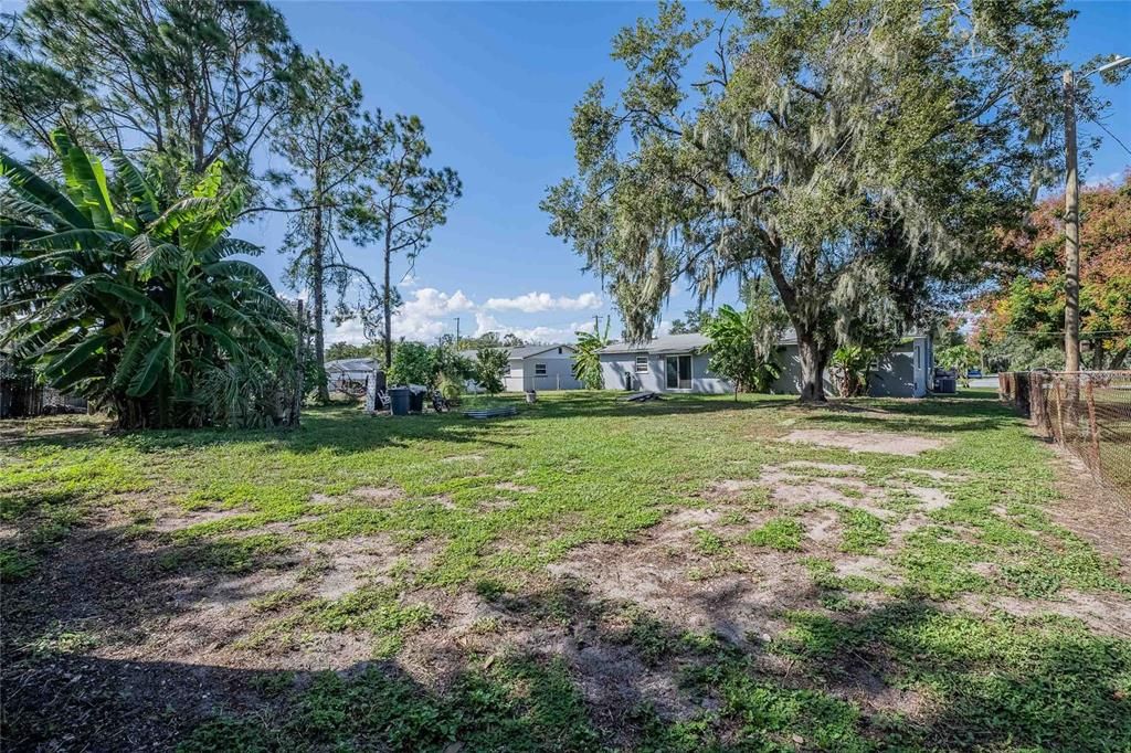 待售: $250,000 (4 贝兹, 2 浴室, 1165 平方英尺)