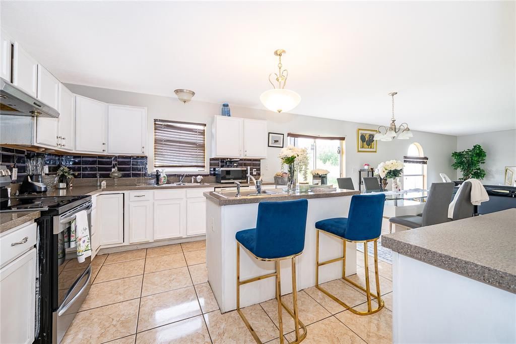 En Renta: $2,375 (4 camas, 3 baños, 2948 Pies cuadrados)