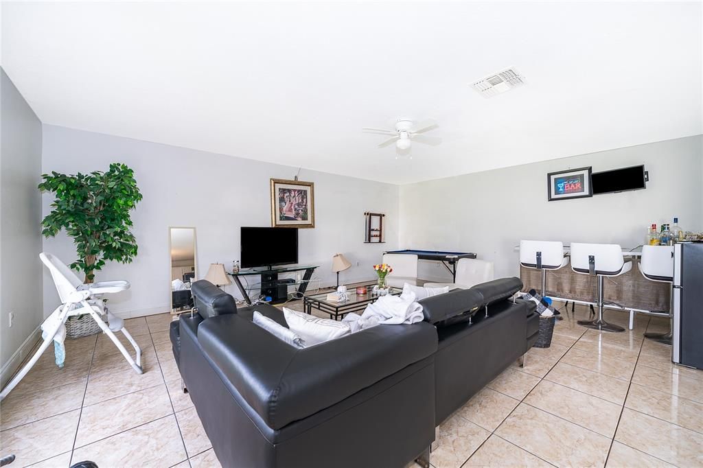 En Renta: $2,375 (4 camas, 3 baños, 2948 Pies cuadrados)