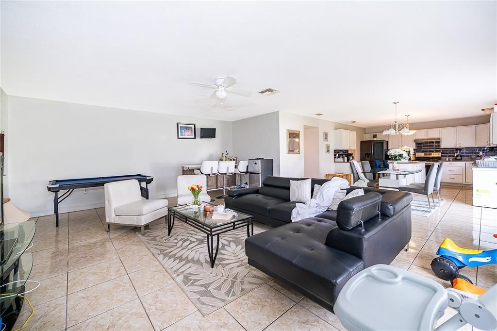 En Renta: $2,375 (4 camas, 3 baños, 2948 Pies cuadrados)