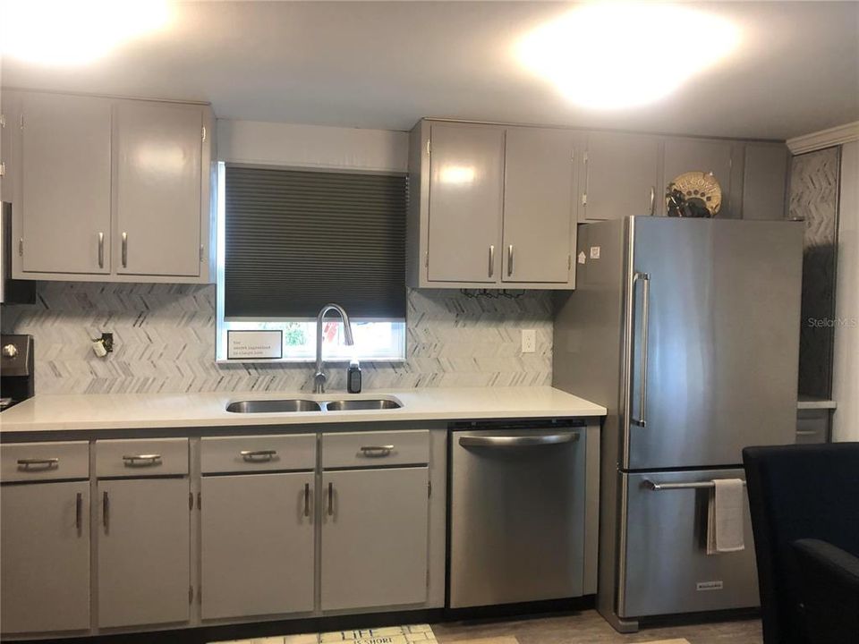 На продажу: $239,000 (2 спален, 1 ванн, 1080 Квадратных фут)