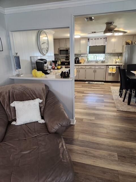 На продажу: $239,000 (2 спален, 1 ванн, 1080 Квадратных фут)