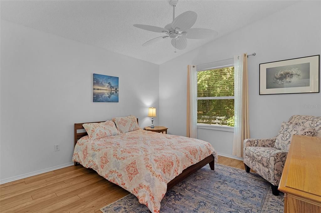 На продажу: $300,000 (2 спален, 2 ванн, 1156 Квадратных фут)