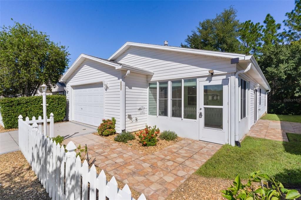 На продажу: $300,000 (2 спален, 2 ванн, 1156 Квадратных фут)