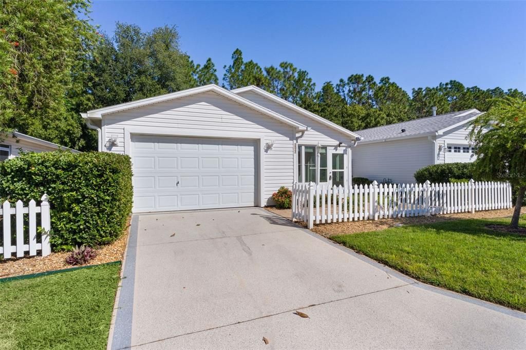 На продажу: $300,000 (2 спален, 2 ванн, 1156 Квадратных фут)