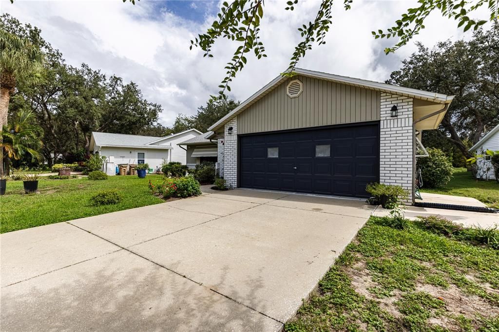 For Sale: $259,000 (2 beds, 2 baths, 1436 Square Feet)