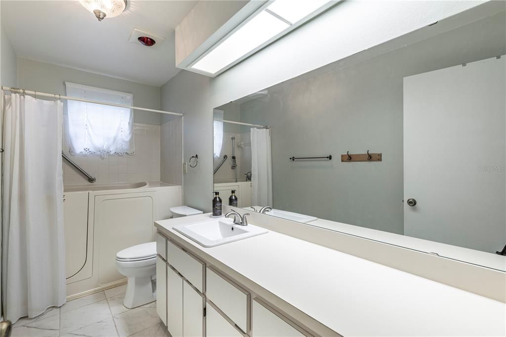 For Sale: $259,000 (2 beds, 2 baths, 1436 Square Feet)