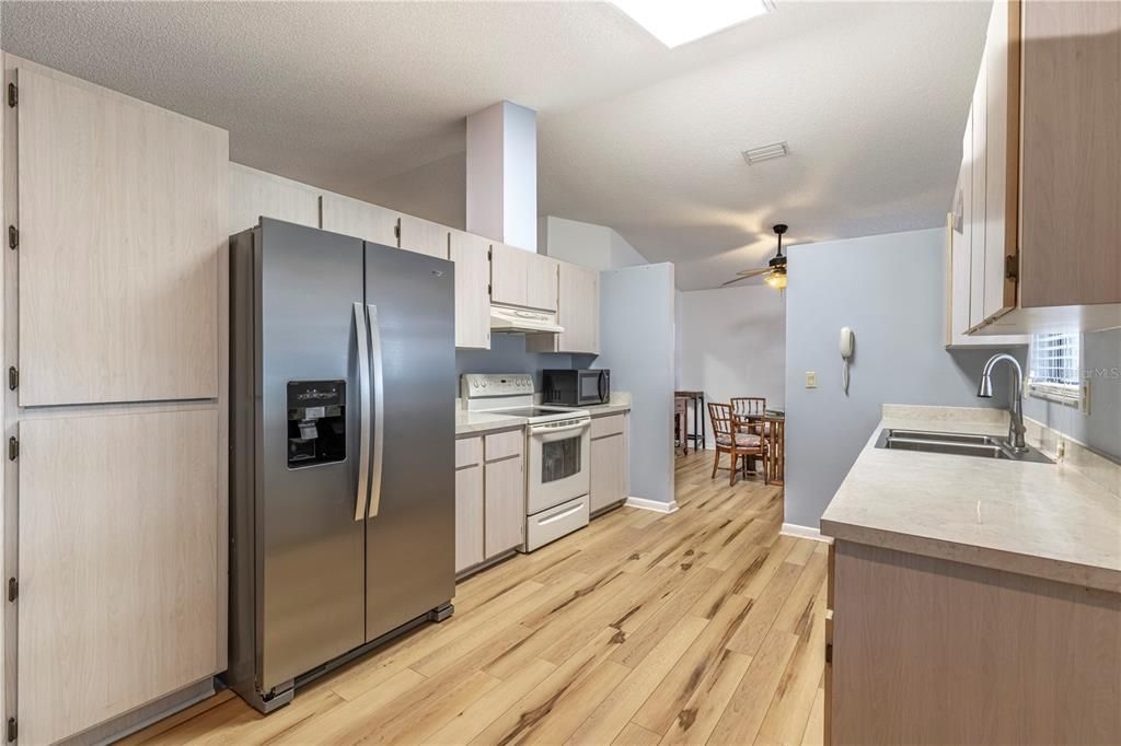 For Sale: $259,000 (2 beds, 2 baths, 1436 Square Feet)