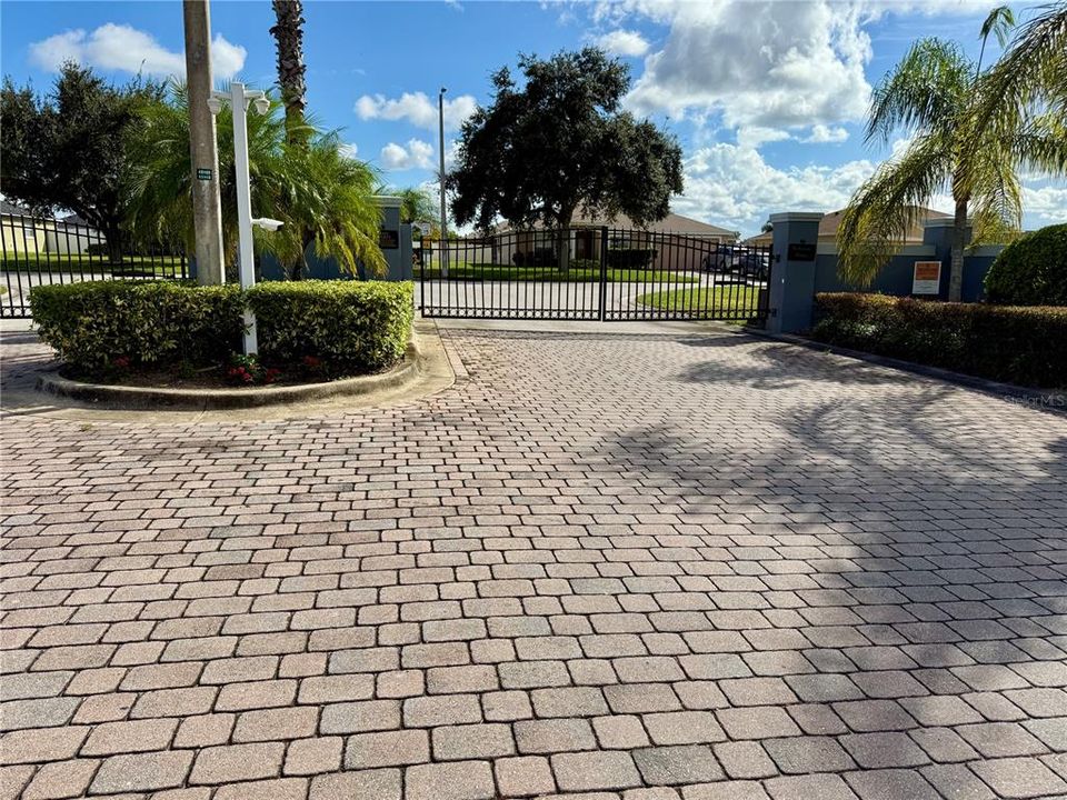 For Sale: $357,000 (3 beds, 2 baths, 2024 Square Feet)