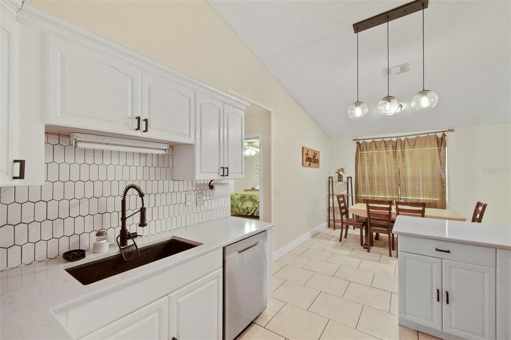 For Sale: $309,000 (5 beds, 2 baths, 1798 Square Feet)