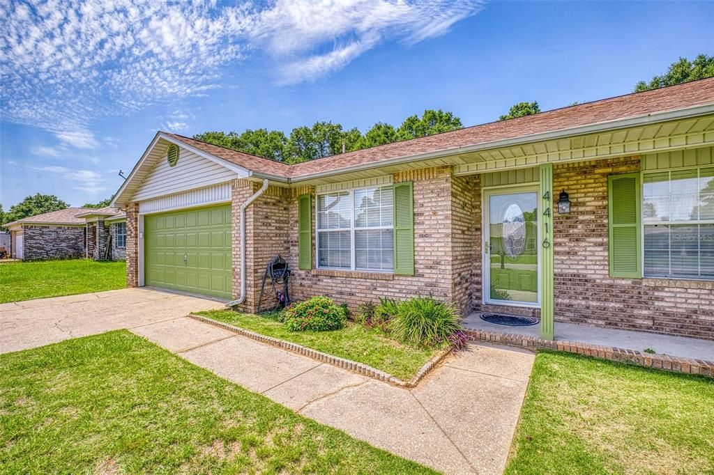 For Sale: $309,000 (5 beds, 2 baths, 1798 Square Feet)